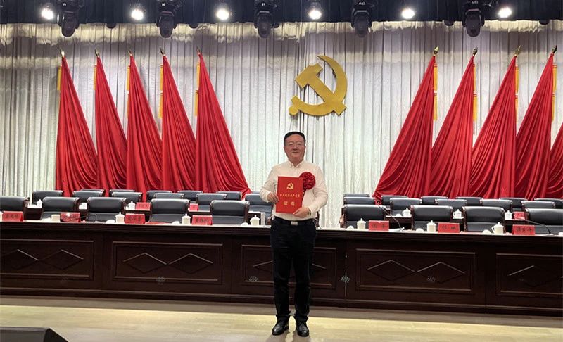 喜报！东信医药总经理李建军荣获“区优秀共产党员”称号
